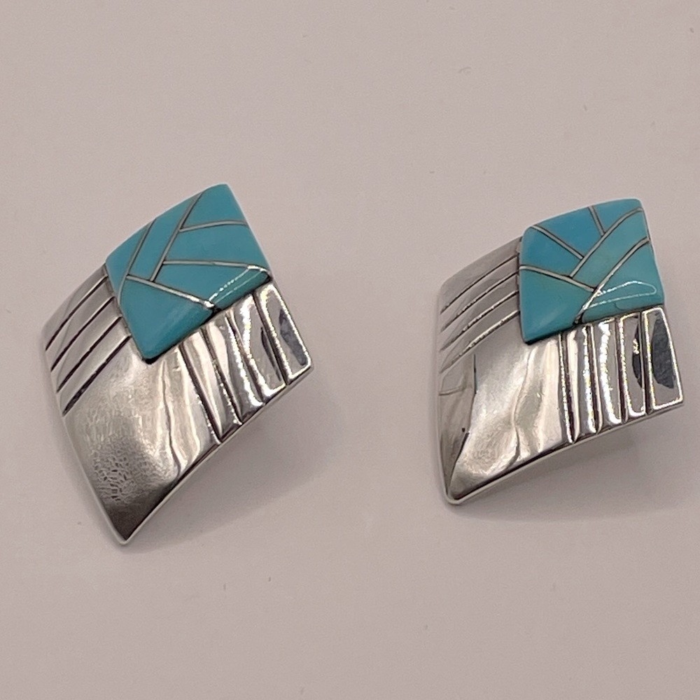 VINTAGE Navajo Sterling Silver Turquoise Inlay Shield Earrings - Picture 7 of 11